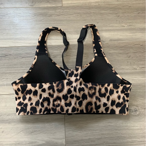Victoria Secret Incredible Knockout Ultra Max Leopard Print Sports Bra 2-in-1 - Picture 3 of 5